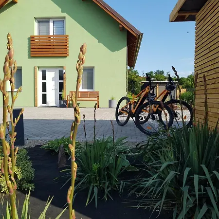W/ Wellness & Wine Holiday home